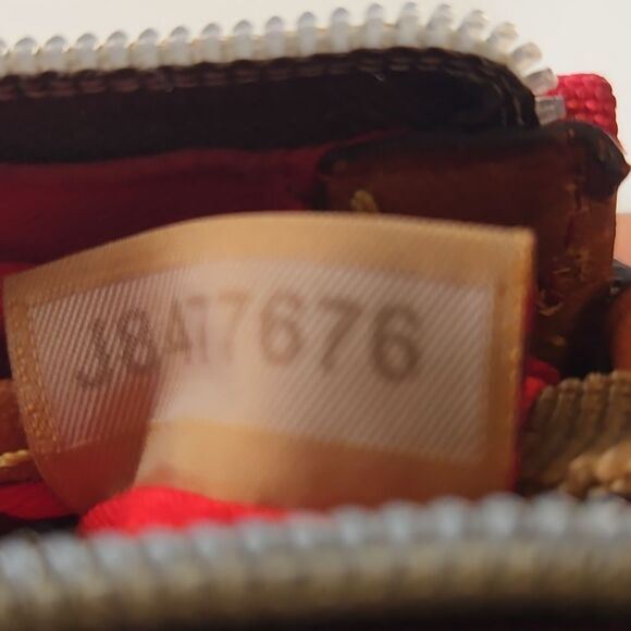 Dooney & Bourke Bag - Picture 5 of 9